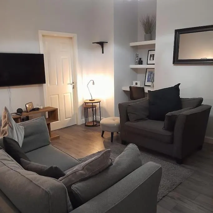 Cosy Jesmond 3 Bed Apartment - Fantastic Location 0*,  United Kingdom
